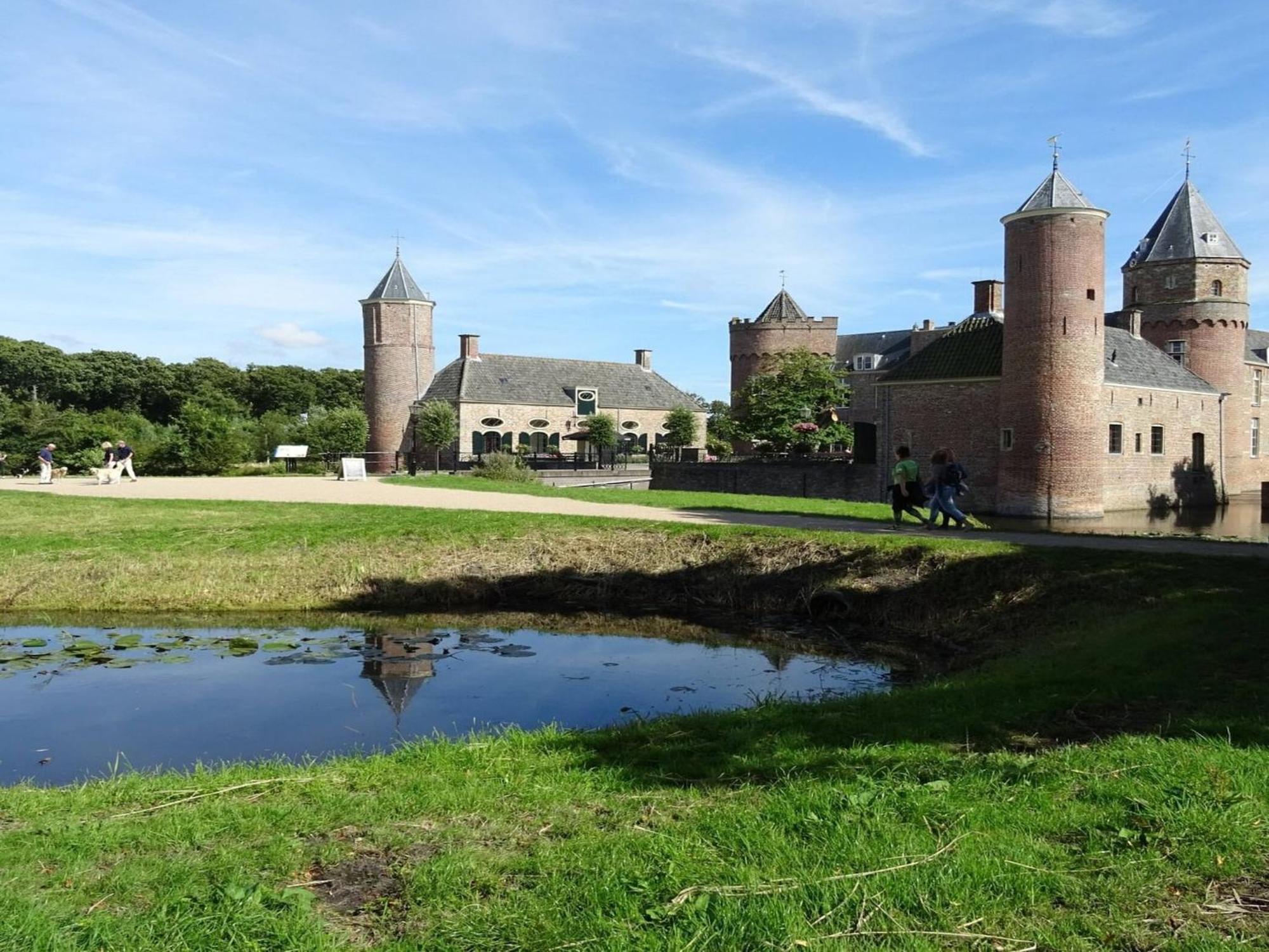Pleasaing Holiday Home In Oostkapelle Near Centre Exterior photo