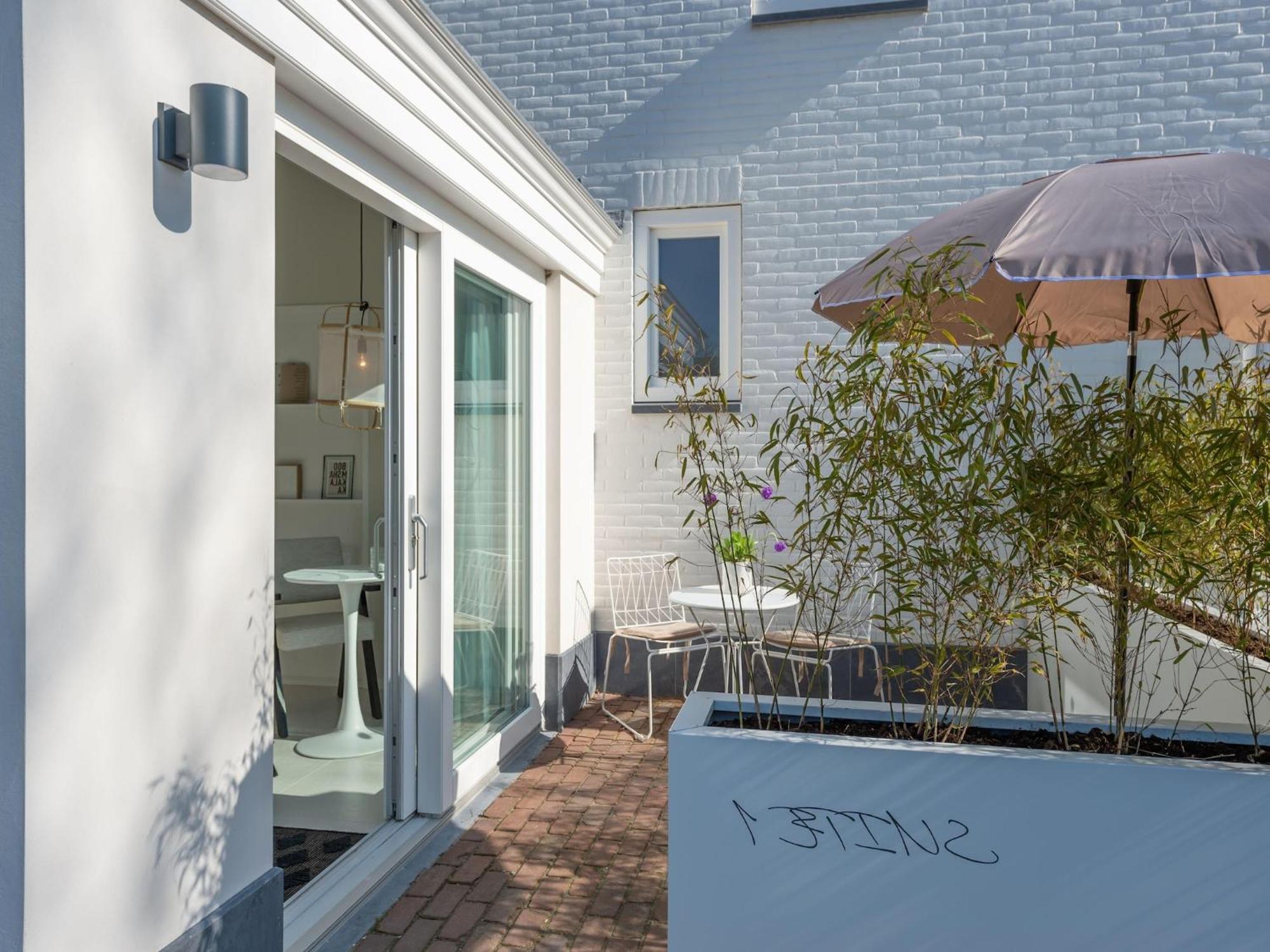 Pleasaing Holiday Home In Oostkapelle Near Centre Exterior photo